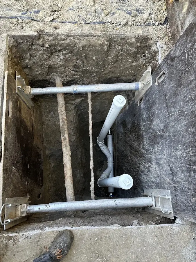 Experienced plumber completing Drain Cleaning work in Clovis